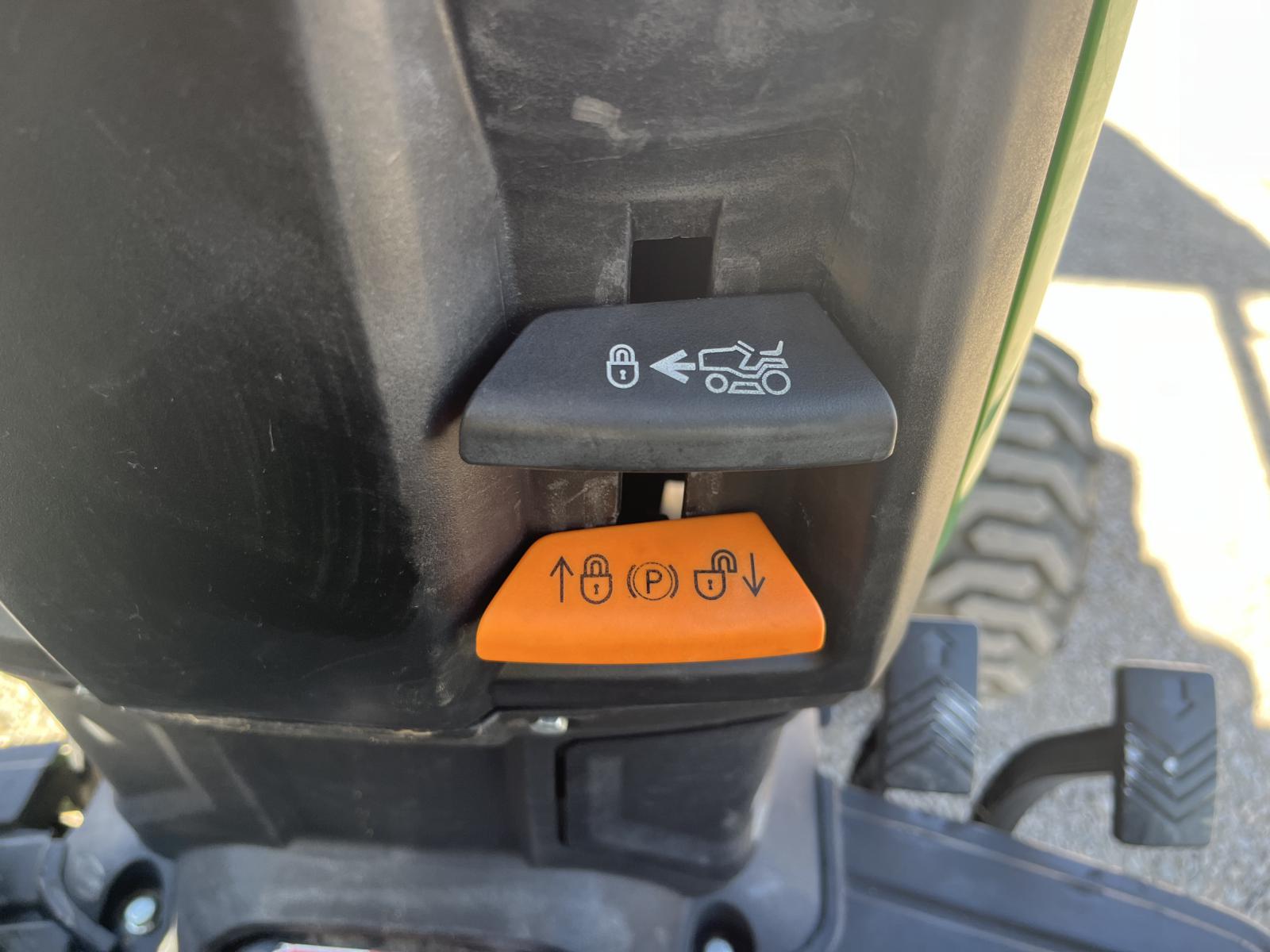 ./imagenes/INVOICE/2019/17516/TRACTOR JOHN DEERE 1025R (16).JPG